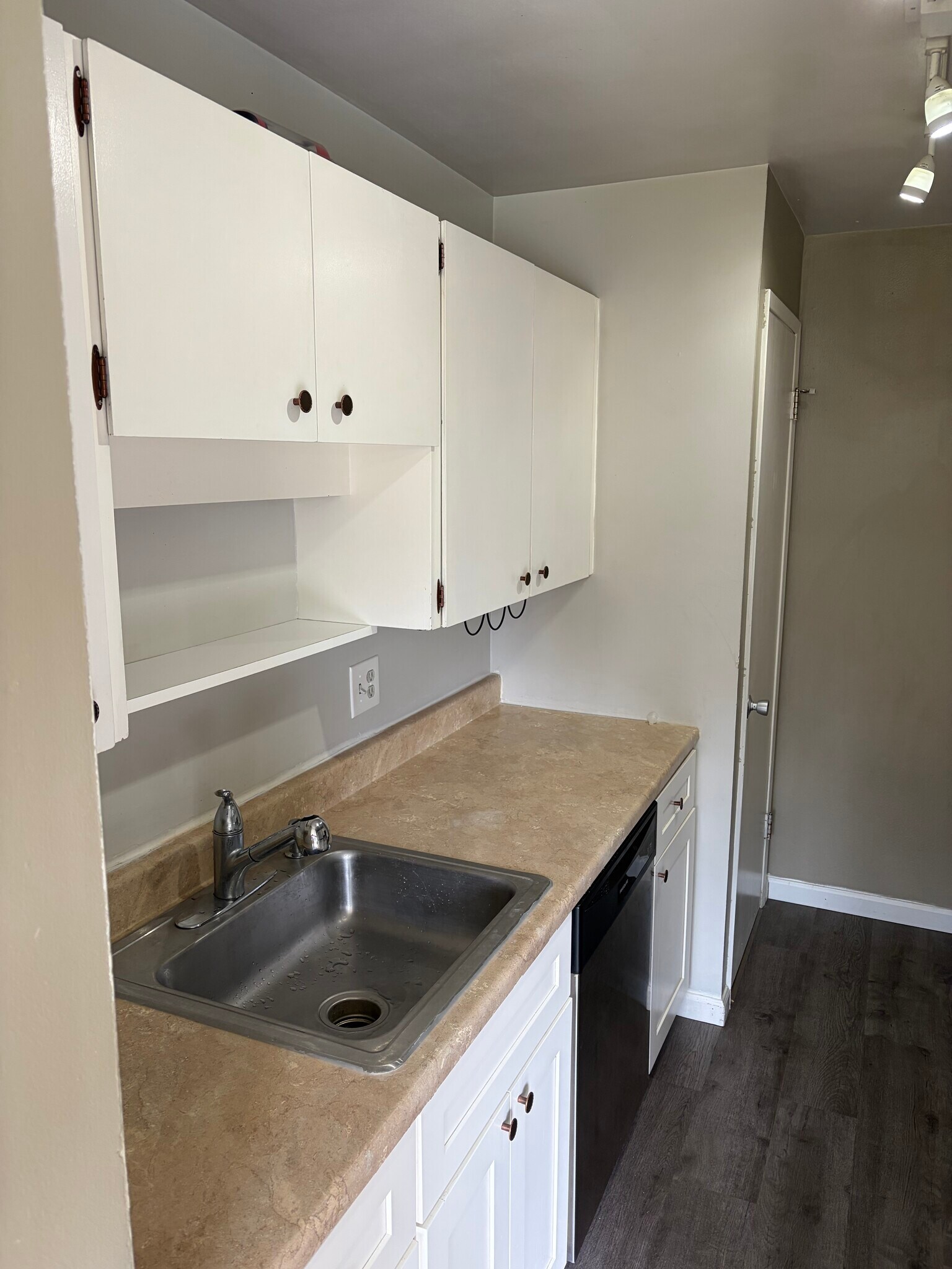 Kitchen - 12231 SE 59th St