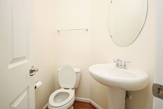 Building Photo - Pet-Friendly Townhome Near UVA Medical Center