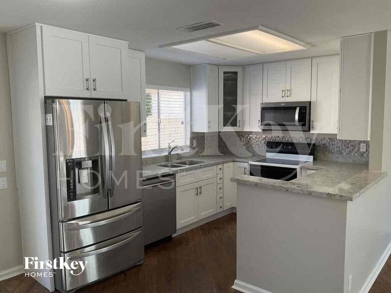 Building Photo - 235 N 22nd Pl