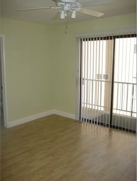 Building Photo - 22865 Del Valle St