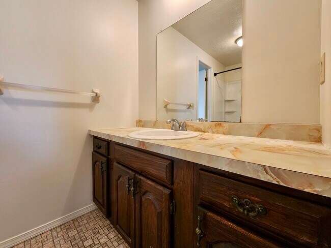 Building Photo - 34 Orchard St