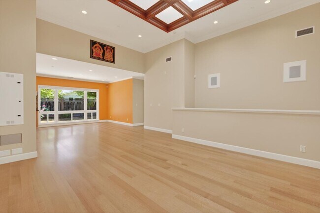 Building Photo - 18270 Baylor Ave