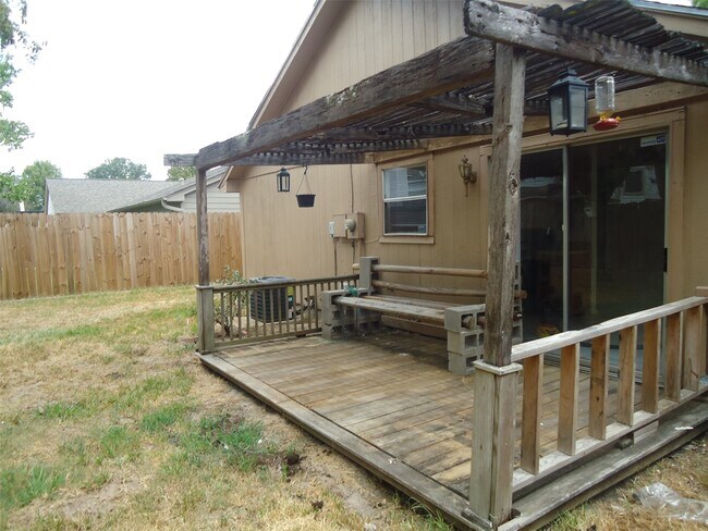 Building Photo - 4311 Daisy Meadow Dr