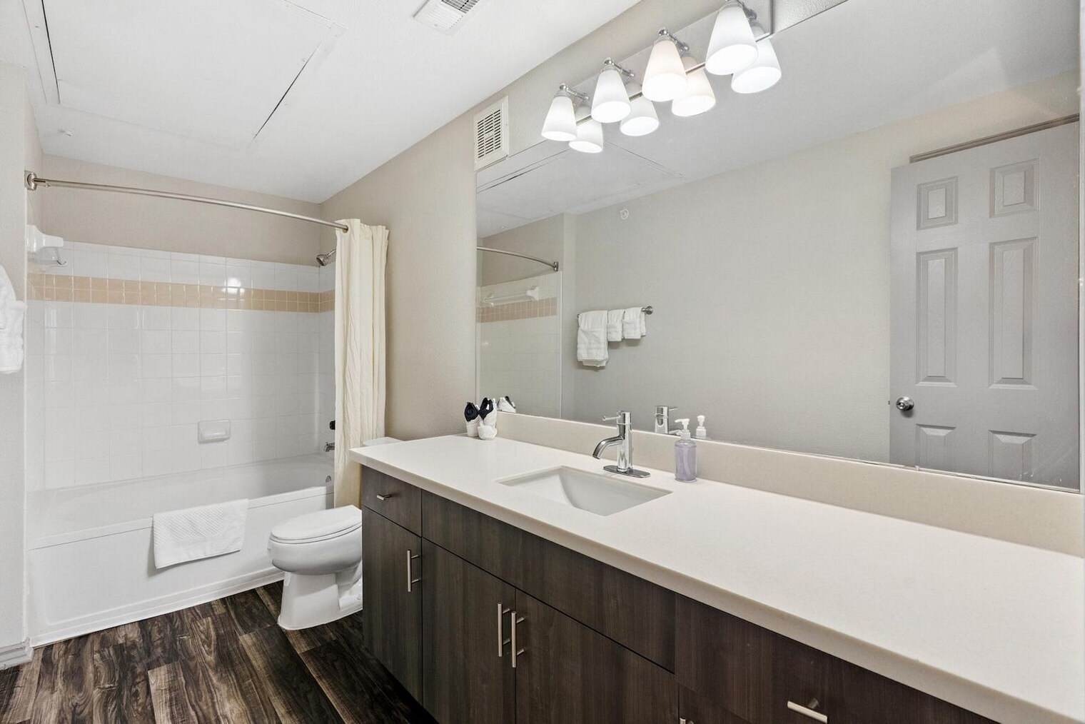 Building Photo - 12100 Metric Blvd