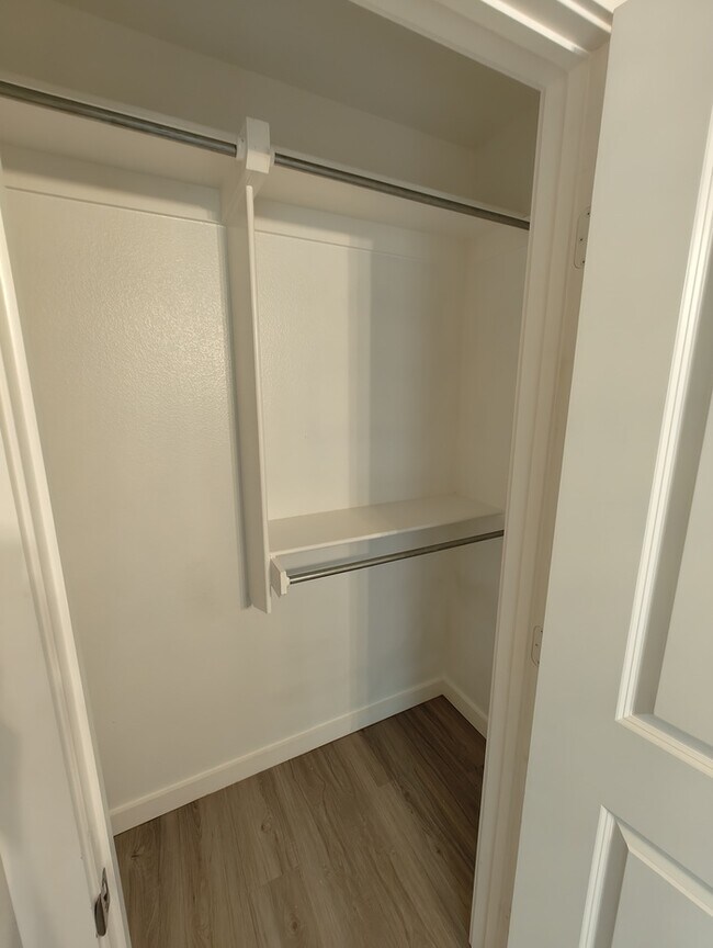 Building Photo - 3 bed 2 bath in Lone Star Trails!