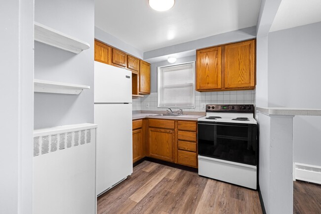 Building Photo - Englewood Apartments