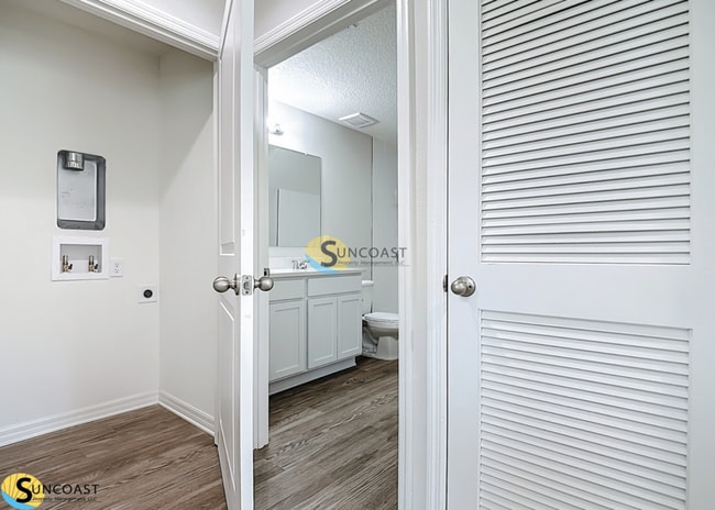 Building Photo - 3821 SW 43rd Ct