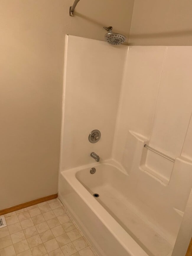 Building Photo - Newly remodel 4 bed 3 bath home in Shoreline