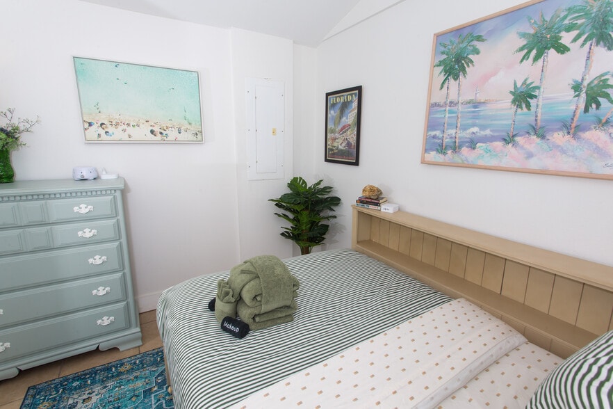 Building Photo - 608 N 9th Ave