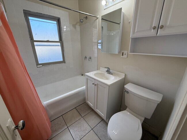 Building Photo - 7437 Randolph St