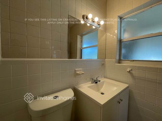 Building Photo - 510 NE 172nd St