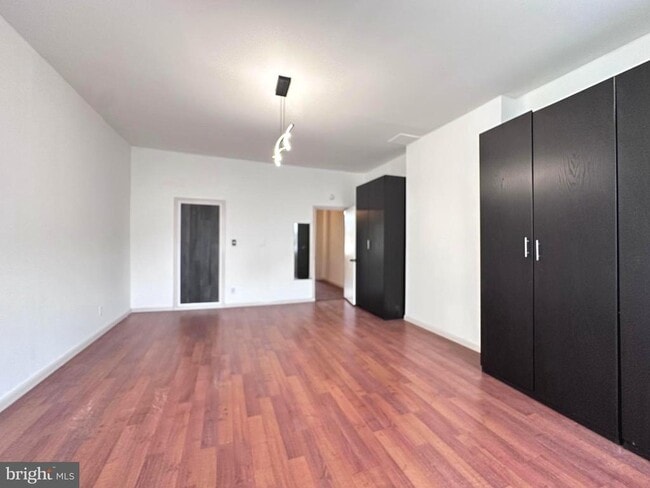 Building Photo - 909 S 8th St