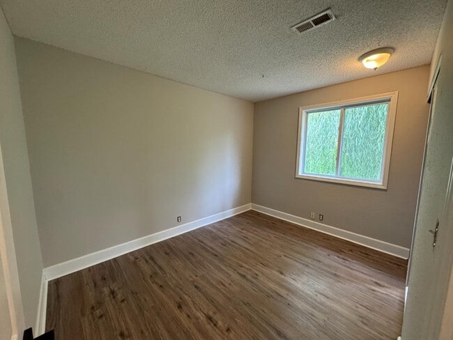 Building Photo - 2515 Morningside Dr