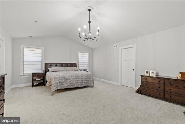 Building Photo - 2061 St Pauls Ct