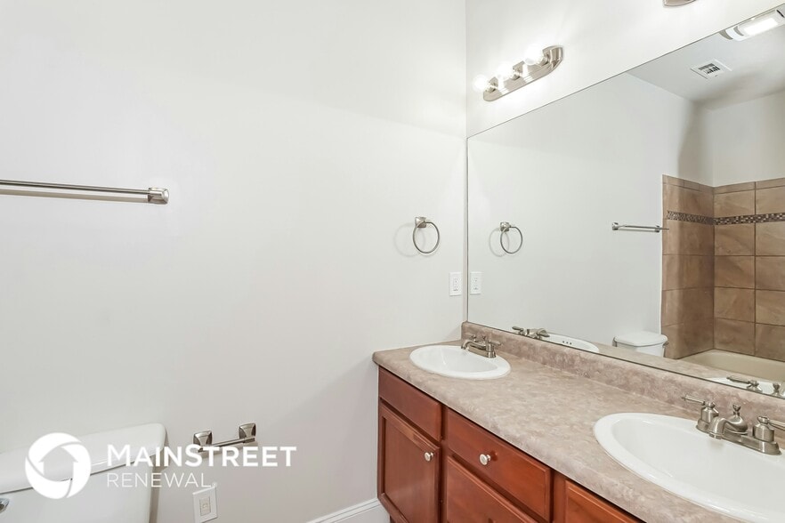 Building Photo - 7346 English Park Way