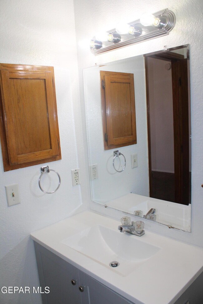 Building Photo - 1472 Sierra De Oro Dr