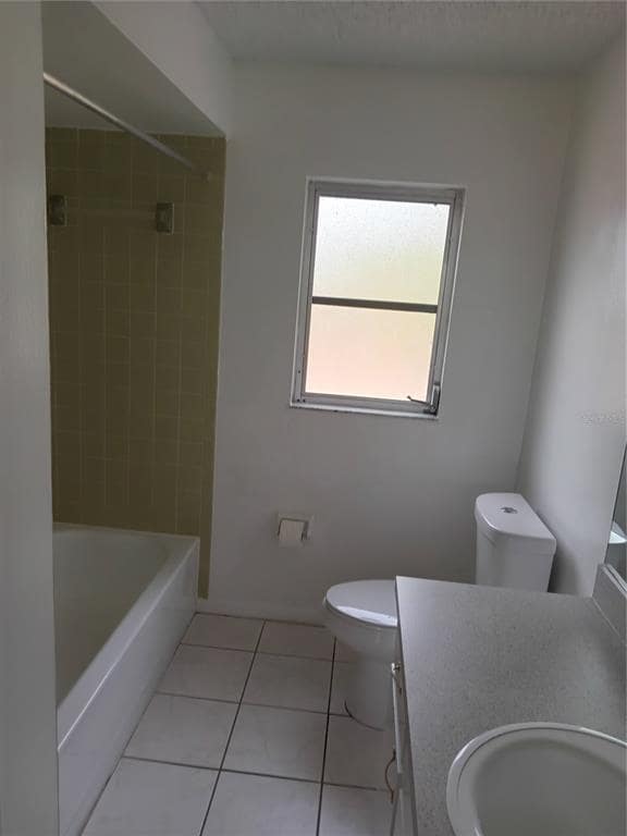 Building Photo - 10585 N Spaulding Dr