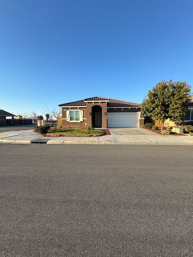 Building Photo - Beautiful 4-bedroom Home for rent in Madera