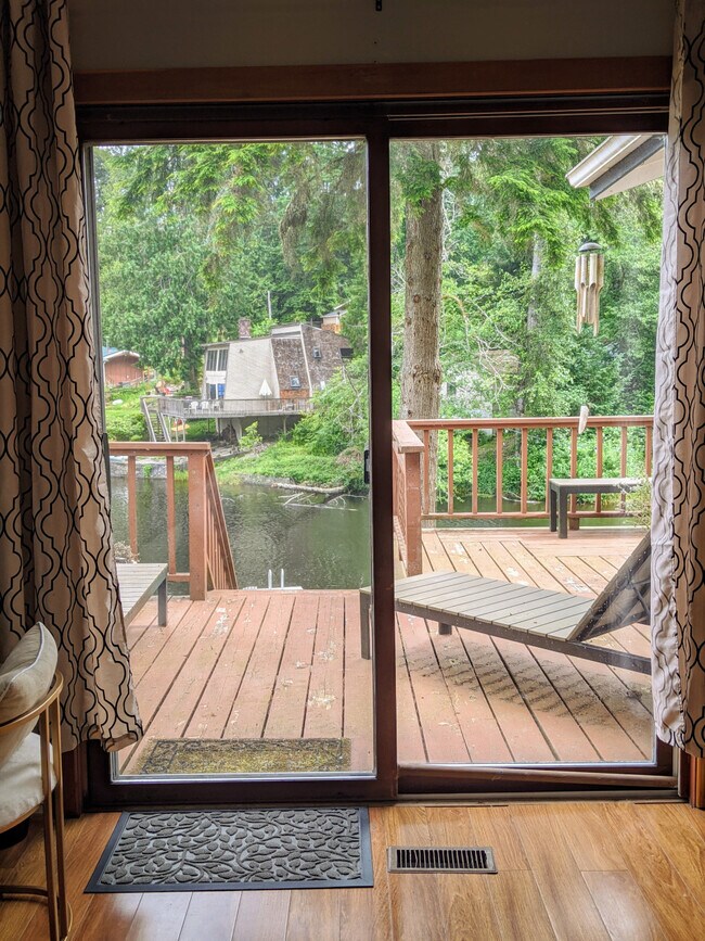 Building Photo - Lake Margaret Rental