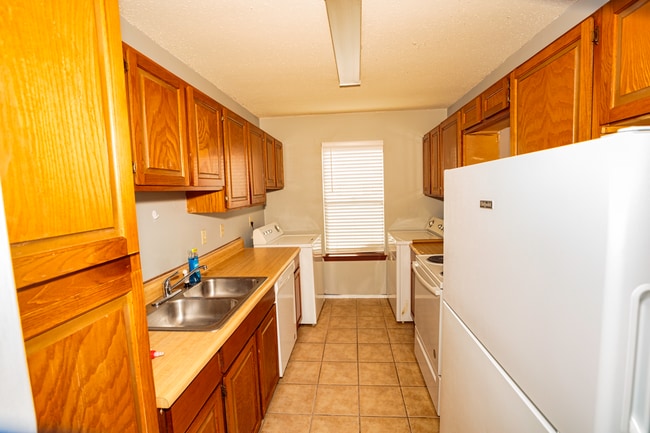 Building Photo - 4133 NE Stallings Dr
