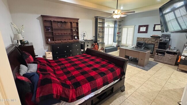 Building Photo - 7381 Black Mesa Dr