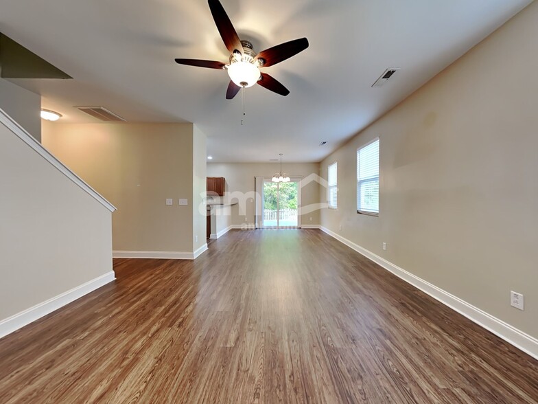 Building Photo - 8817 Kellum Dr