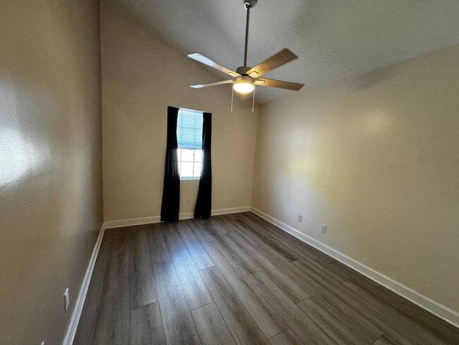 Building Photo - Key West Condo For Rent