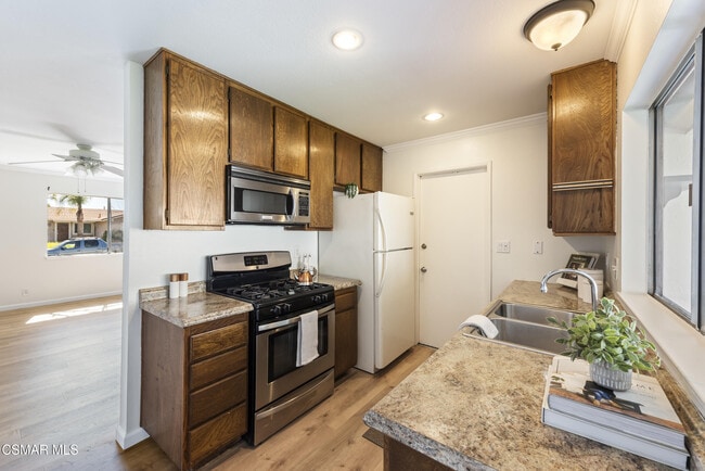 Building Photo - 14773 Stanford St