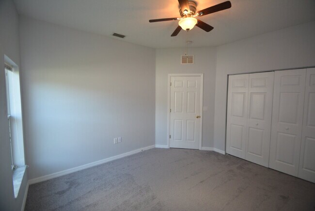 Building Photo - "Charming 3-Bed Oasis in Palm Coast - 1,85...