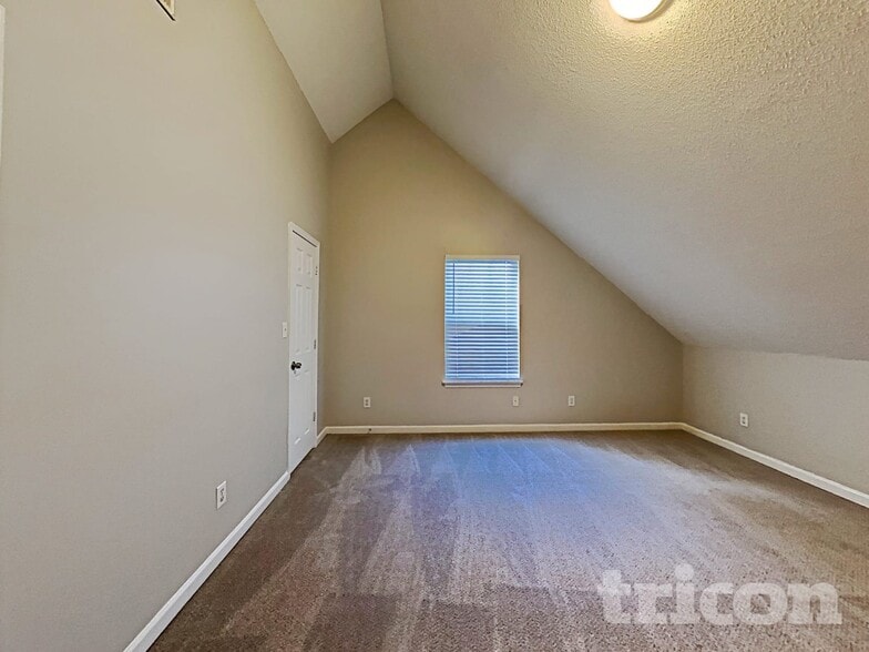 Building Photo - 5472 Brickleberry Way