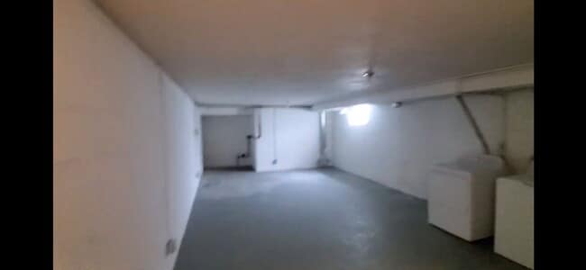 Building Photo - 2 bedroom with office - Check out video tour