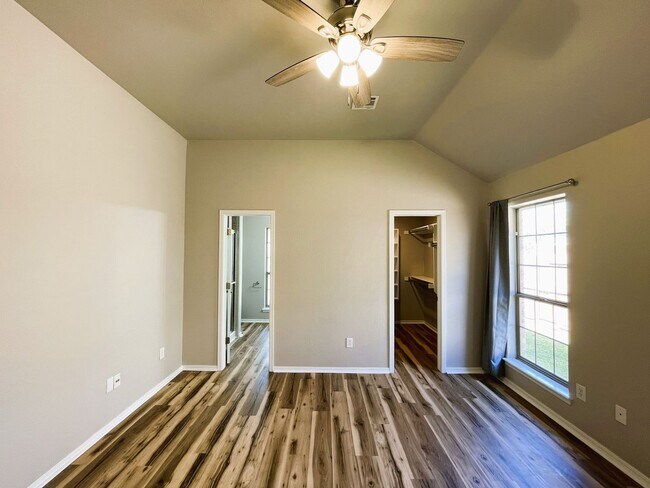 Building Photo - 1221 NW 138th St