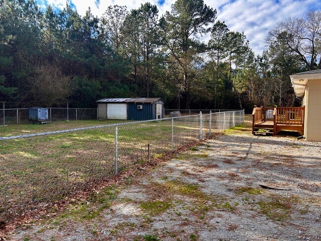 Building Photo - 718 Camp Swamp Rd