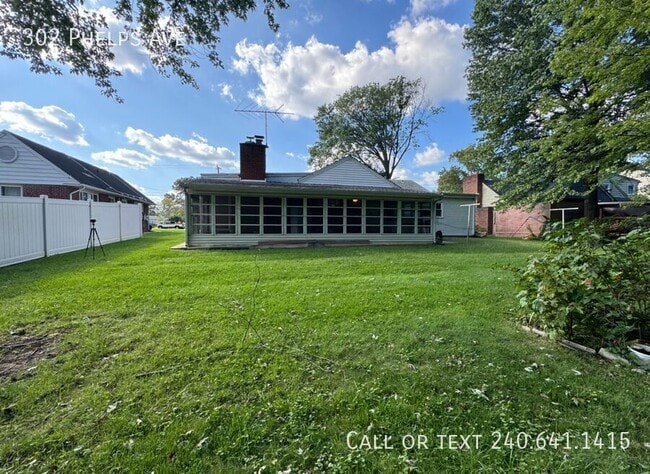 Building Photo - 302 Phelps Ave