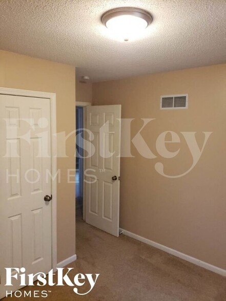Building Photo - 506 Hargis Ln