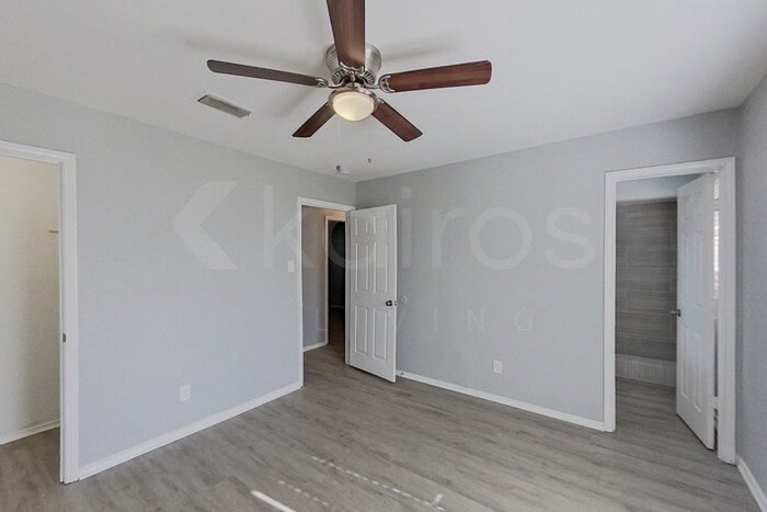 Building Photo - 168 Creekview Dr E