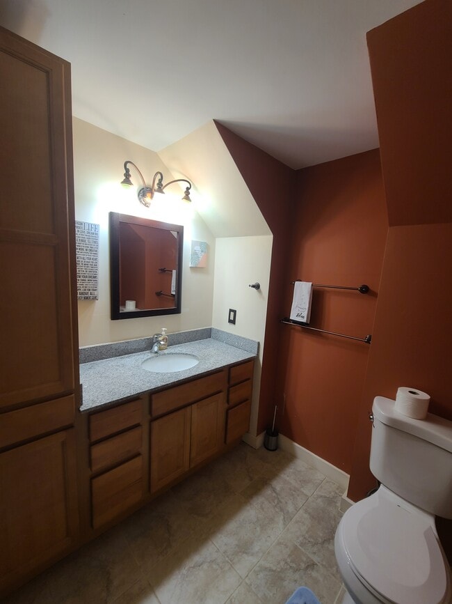 Building Photo - 6 Cherry Hill Dr