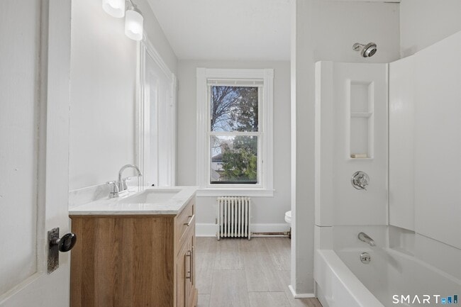 Building Photo - 45 Dunham St