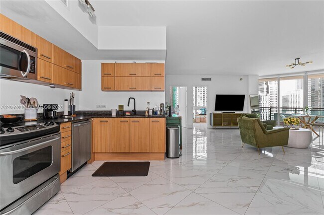 Building Photo - 350 S Miami Ave