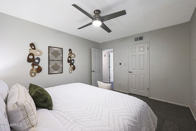 Building Photo - 421 Lila Cir