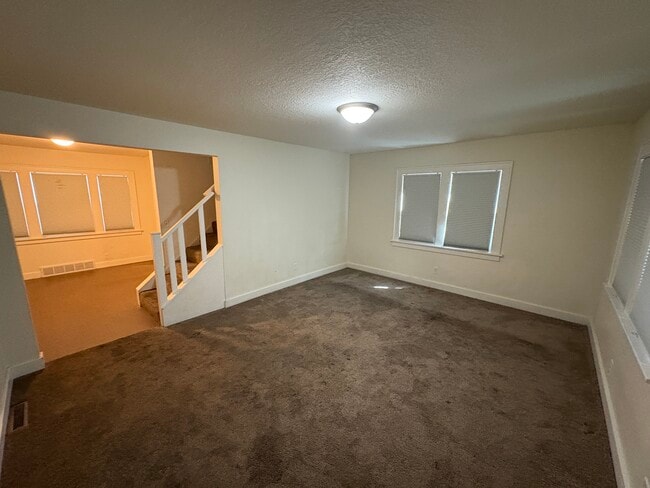 Primary Photo - 516 Cutler St