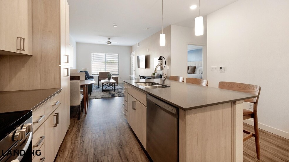 Building Photo - 1760 S Crismon Rd