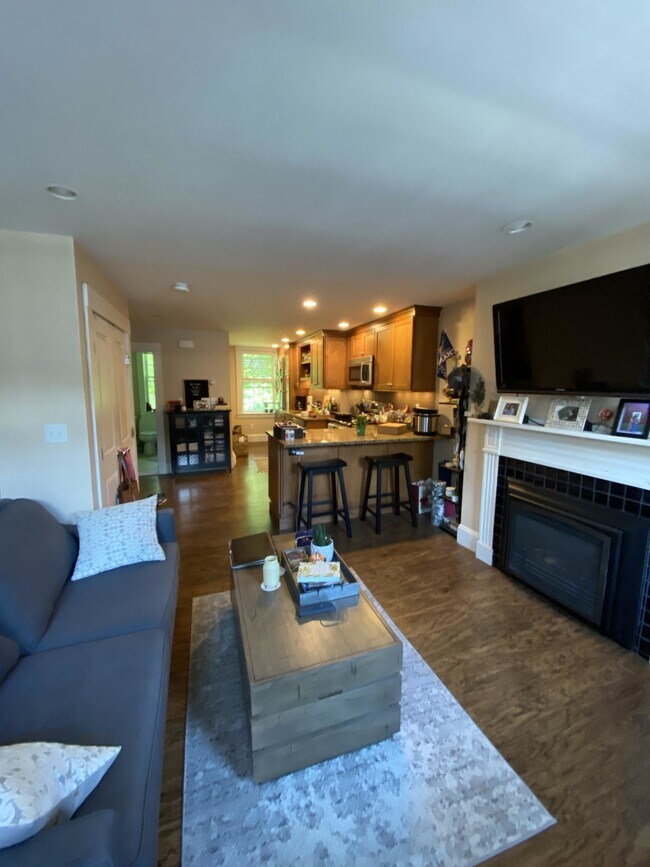 Building Photo - 2 S Cedar Pl