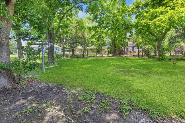 Building Photo - 110 Prune St