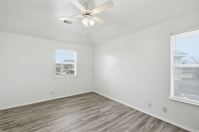 Building Photo - 2849 Southampton Way