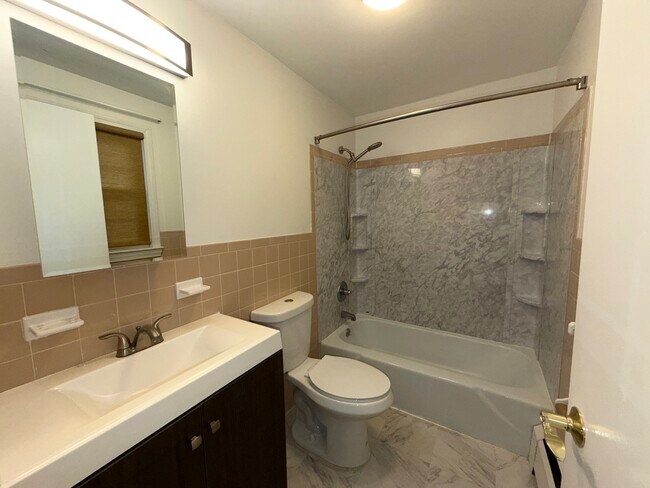 Building Photo - 27 Brewster Rd