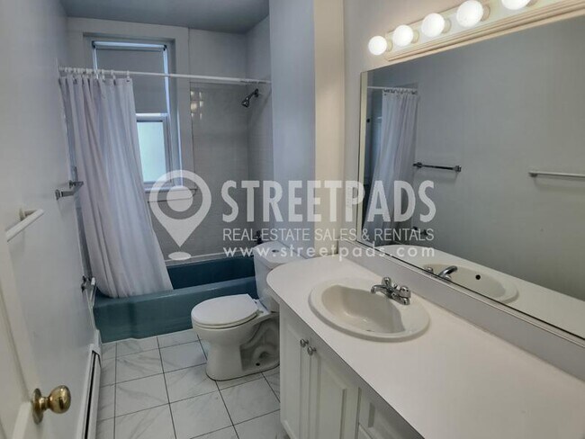 Building Photo - 2 bedroom in Brookline MA 02446