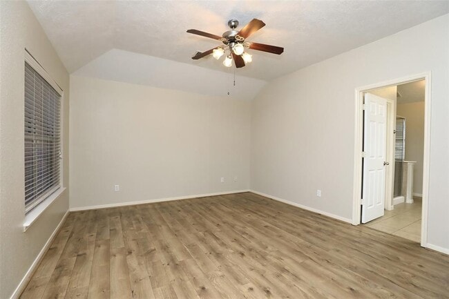 Building Photo - 8231 Gran Villa Dr