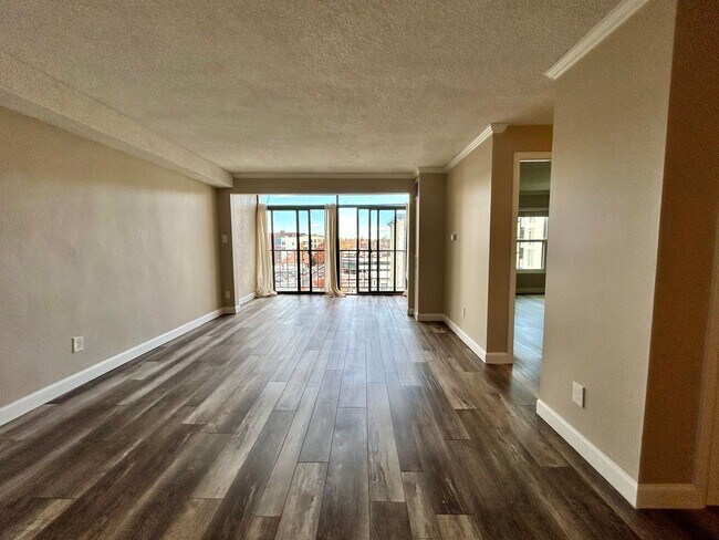 Building Photo - Beautiful 1-Bedroom Condo at Mountain Shadow Condominiums