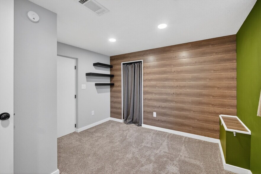 5th bedroom basement - 135 Elm St